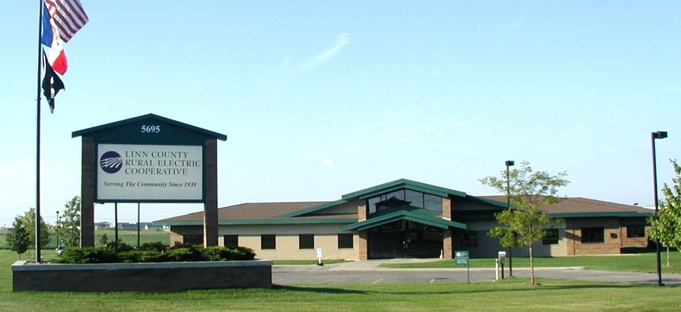 exterior-shot-of-linn-county-rec-s-marion-ia-office